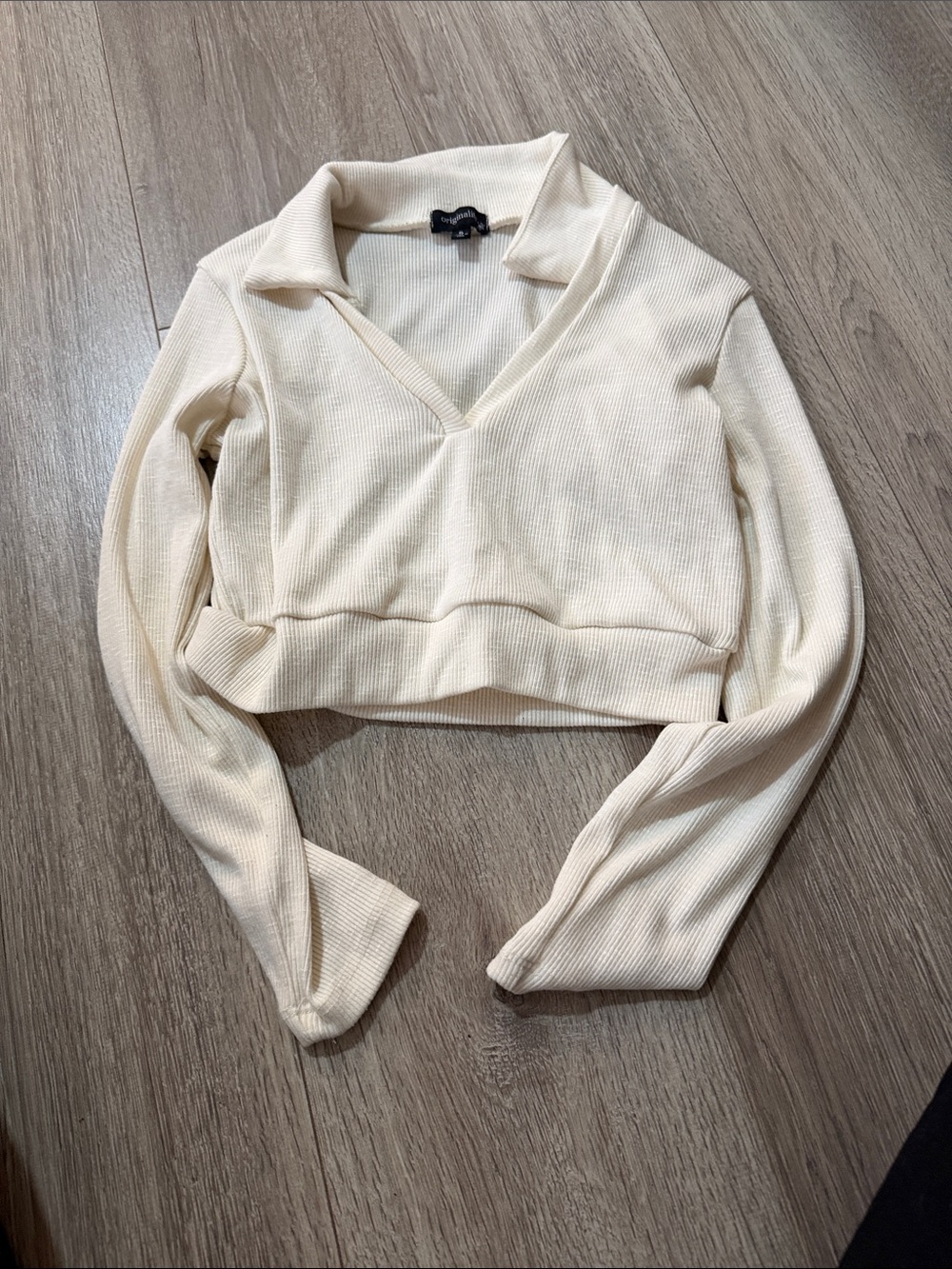Cropped Ribbed V-Neck Sweatshirt - Cream